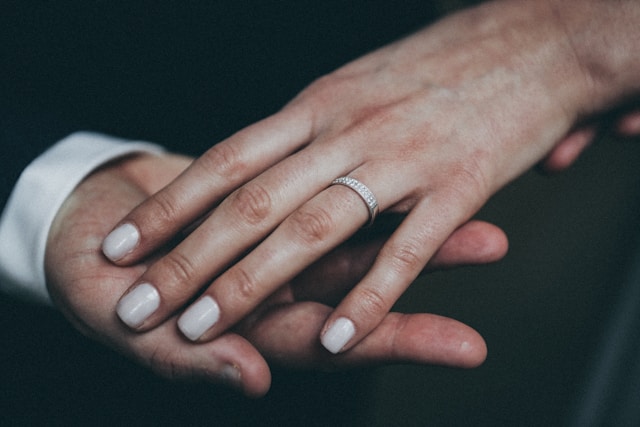 Long-Lasting Top Coats That Prevent Chipping and Fading